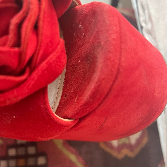 MIU MIU RED PLATFORM HEELS - Picture 14 of 16